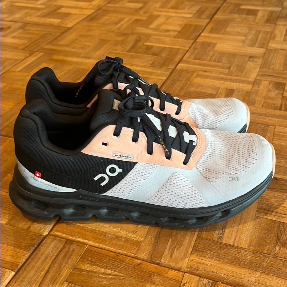 On Cloudrunner Waterproof  Sneakers Sz10